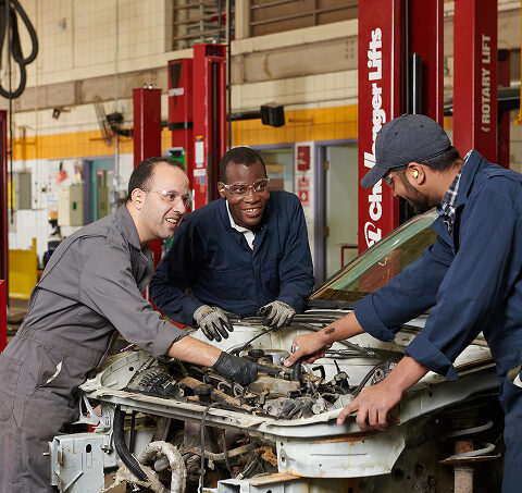 Instructor leading an MITT automotive technician class